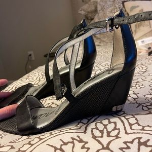 Sam Edelman scrappy wedge sandals. Black. Size 10
